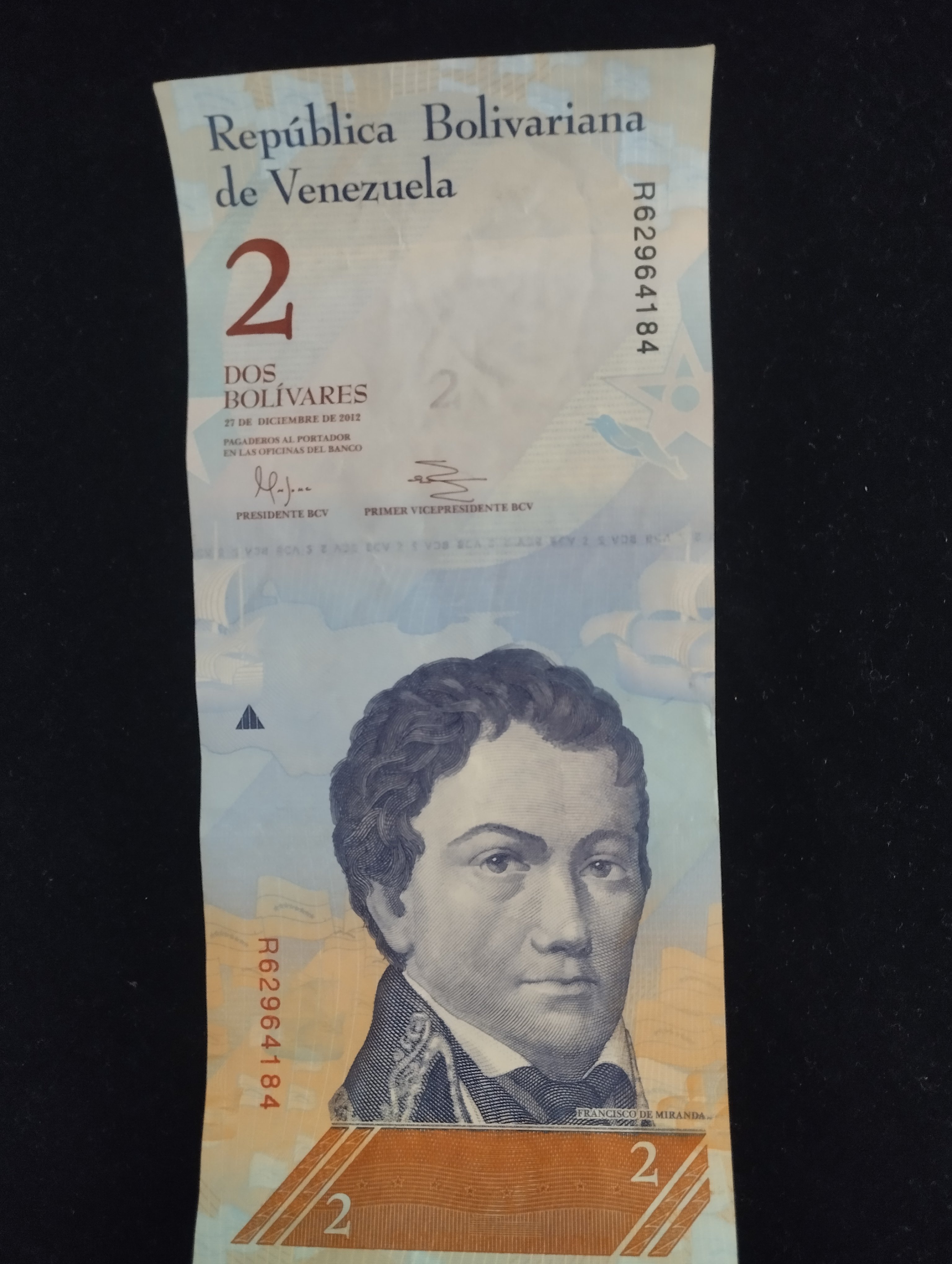 Billete de 2 bs año 2012 perfecto estado