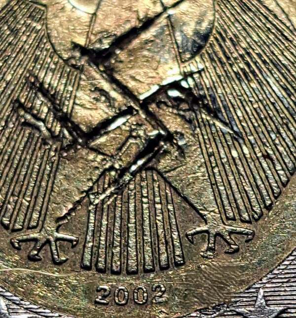 37●Vendo moneda de Alemania 2002 de2€ con defectos visibles en las fotos y detallados en la descripción