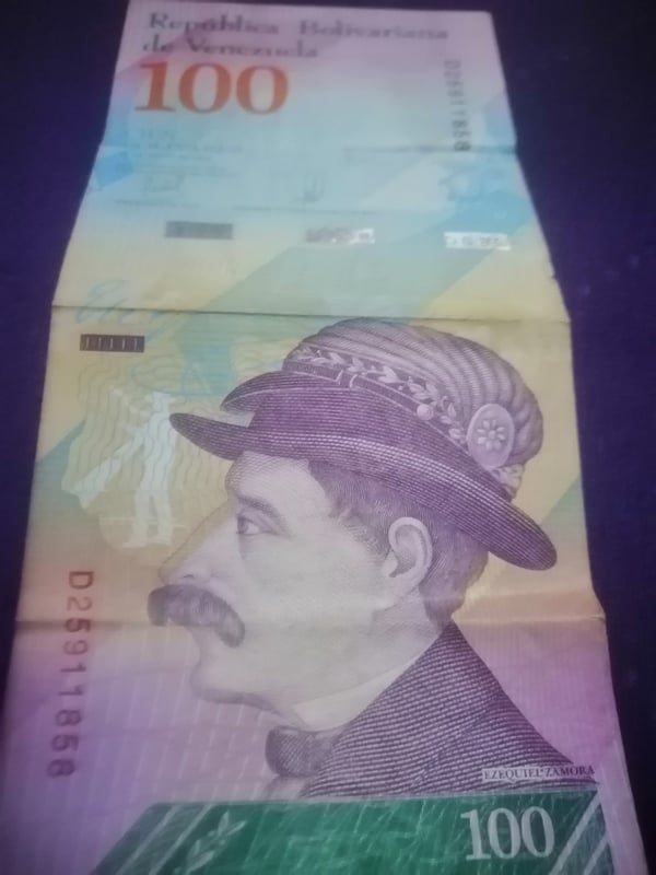 Billete de 100bs