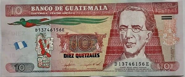 10 quetzales