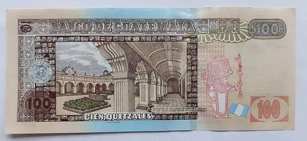 100 quetzales